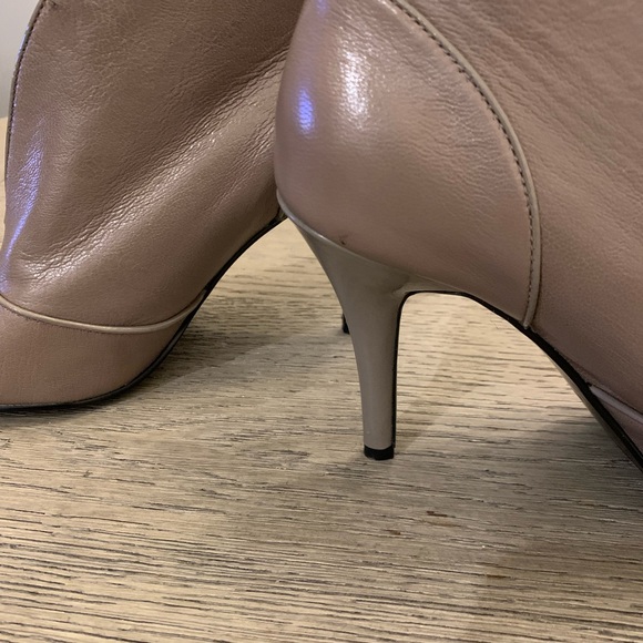 NWT, Nine West Slip On Stilleto Minimalist, Size 9M, Taupe color - Picture 3 of 7